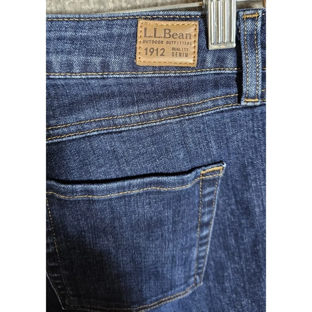 LL‎ Bean Beanflex Straight Leg Favorite Fit Jeans Womens Size 14P Blue Denim